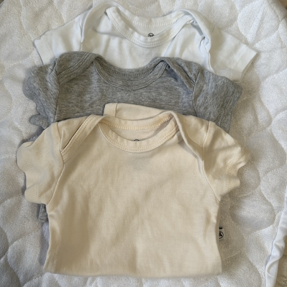 Honest baby 0-3 month onesies